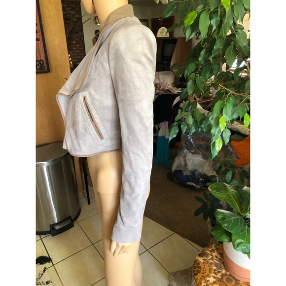 Women’s Jacket - Picture 8 of 8